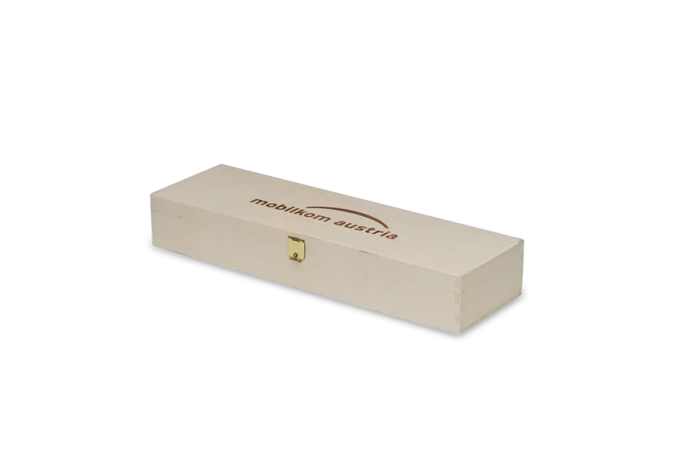 Wooden box for mini tarts or chocolates