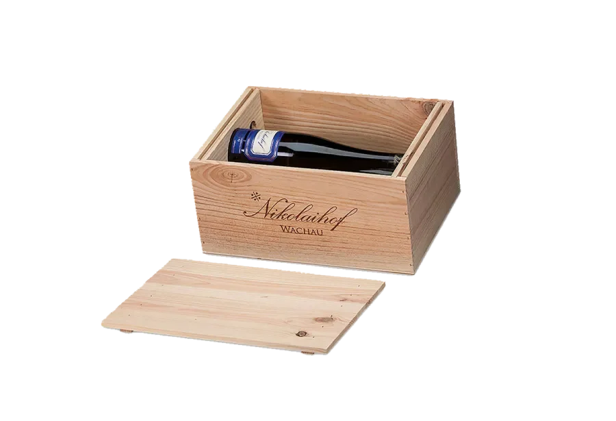 Wine box with guillotine and fire print attachment lid
