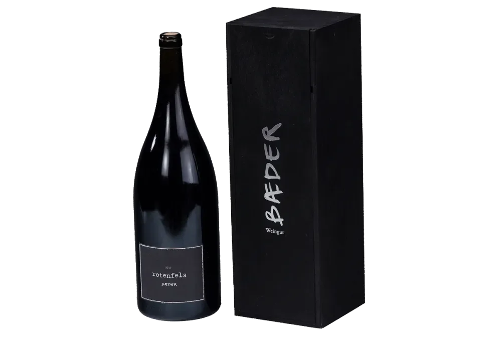 Elegant wine box with sliding lid, black coloured