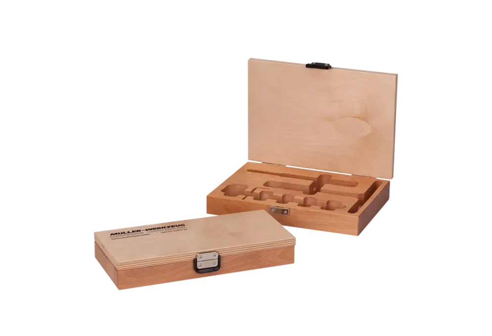Wooden case with wooden insert and screen printing