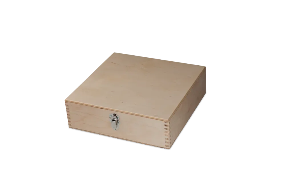 Birch toolbox with screwed closure