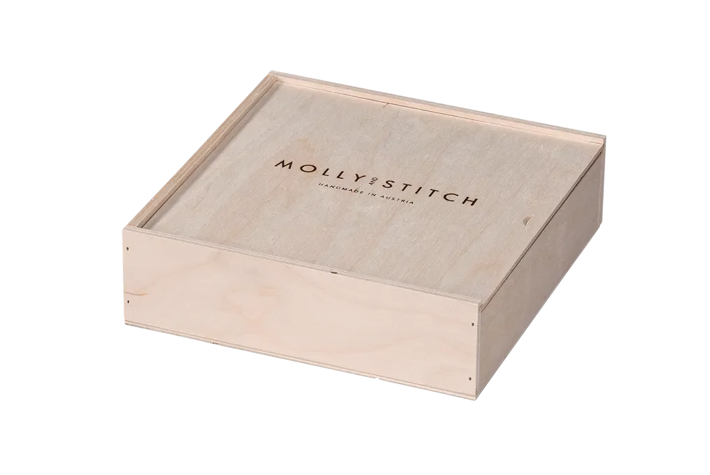 Sliding lid box made of birch plywood, nailed with fire print, pull-out milling from the manufacturer Scheffauer Holzwaren