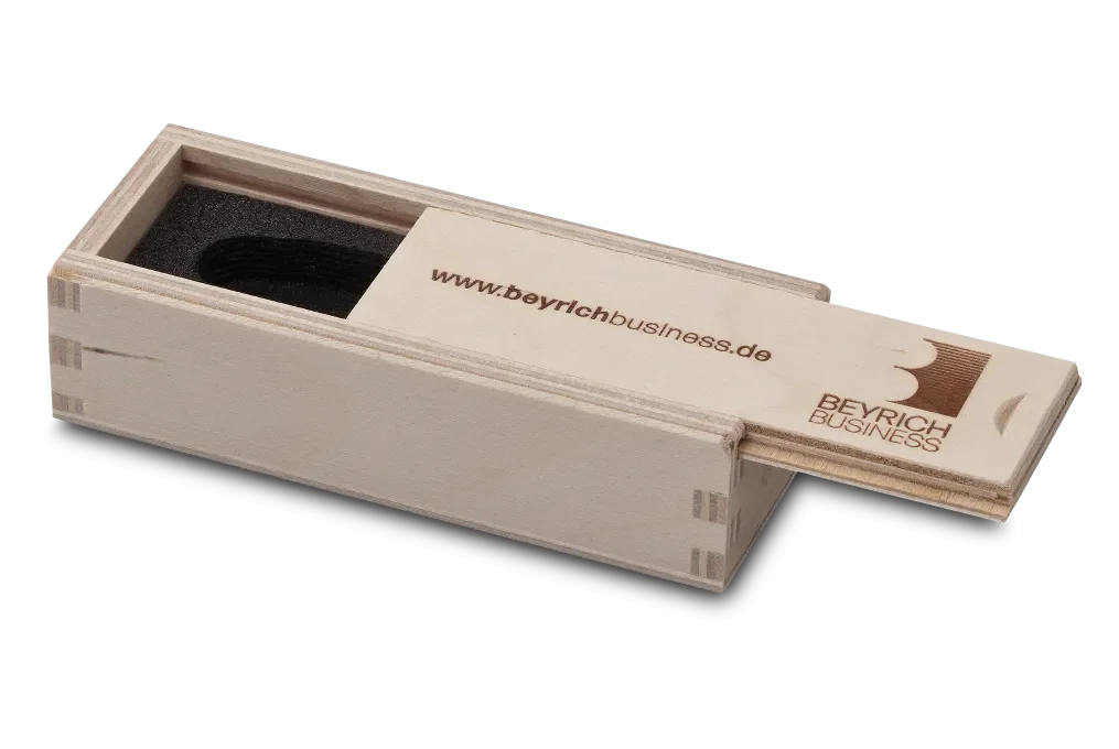 Holzkistchen für USB-Stick aus Birkensperrholz