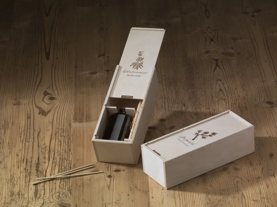 Holzkiste mit Schiebedeckel