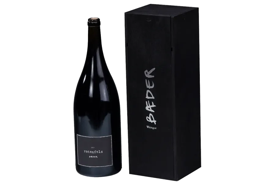 Elegant wine box with sliding lid, black coloured