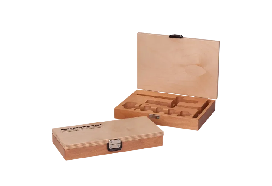 Wooden case with wooden insert and screen printing