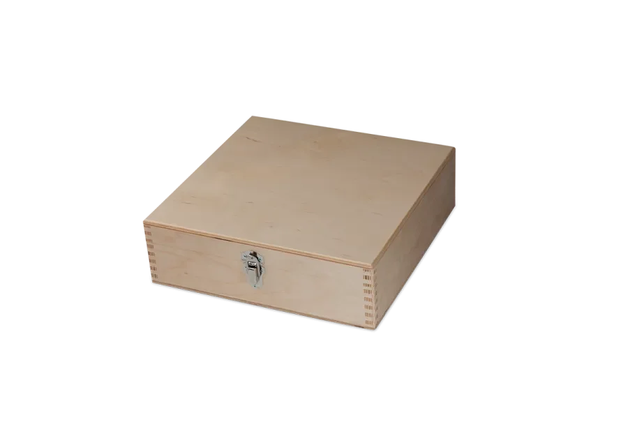 Birch toolbox with screwed closure