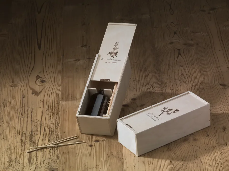 Holzkiste mit Schiebedeckel